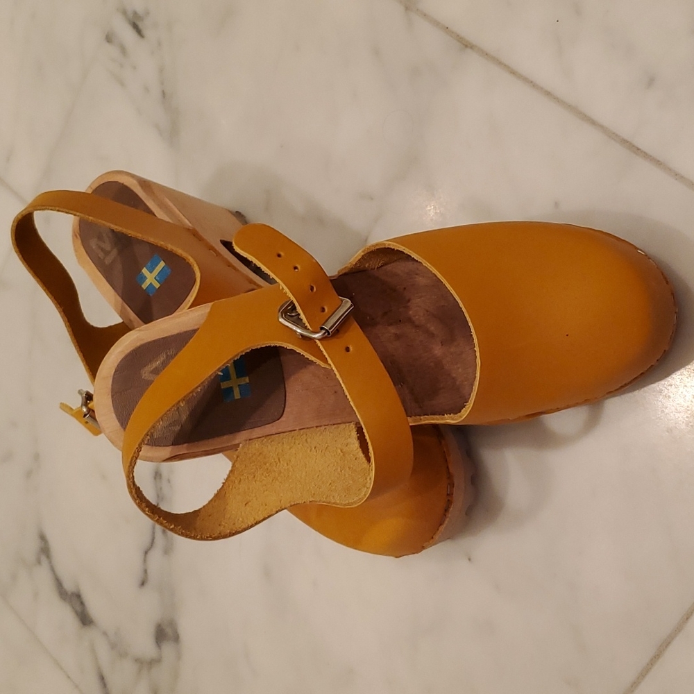 Mia clogs